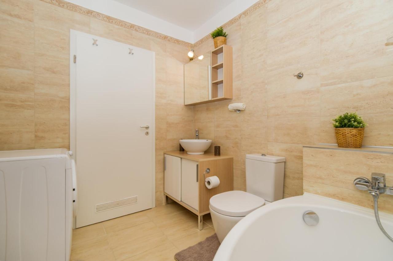 Council Square Estate Apartment *Bull'S Eye* Brasov Exterior photo